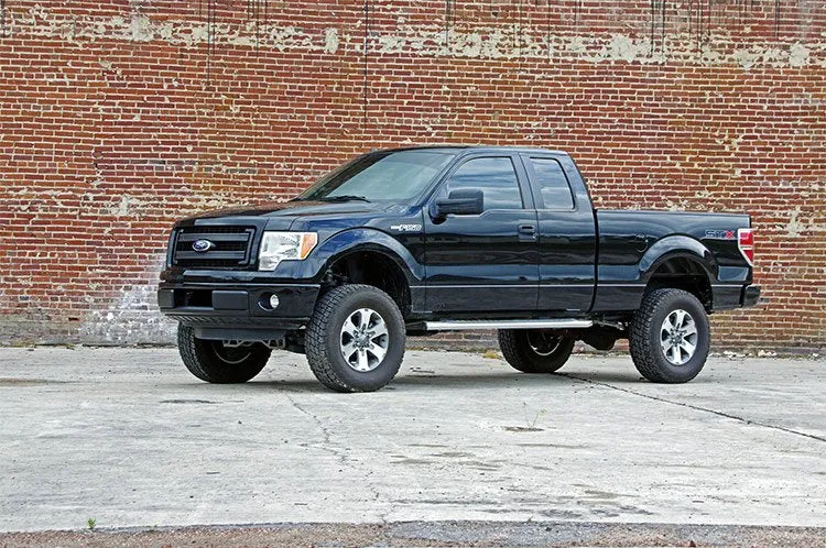 Rough Country Lift Kit Ford F150 2WD (09-10) 6" Suspension Lift Kits w/ Strut Spacers & Shocks