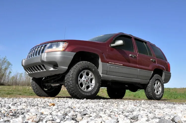 Rough Country Lift Kit Jeep Grand Cherokee 4WD (99-04) 4" Lift Kit w/ Shocks