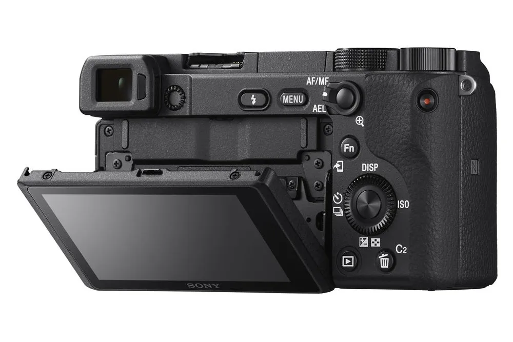 Sony a6400 Mirrorless APS-C Interchangeable-Lens Camera with 18-135mm lens