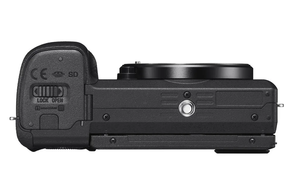 Sony a6400 Mirrorless APS-C Interchangeable-Lens Camera with 18-135mm lens
