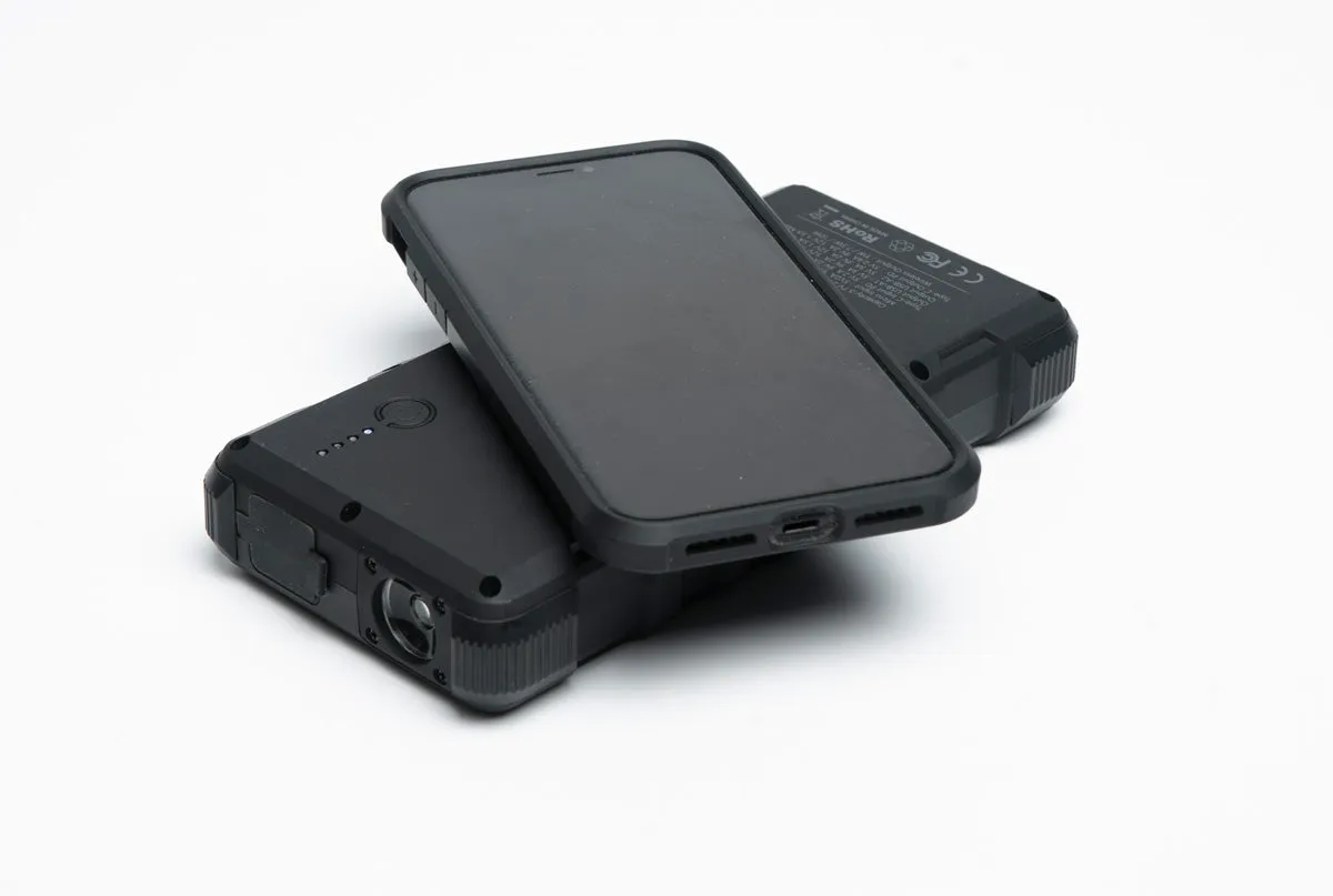 WOLF SPB-24 SOLAR WIRELESS POWERBANK